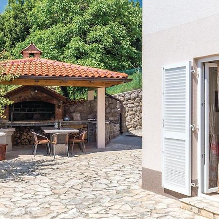 1 Bedroom Cozy Apartment In Ičići 외부 사진
