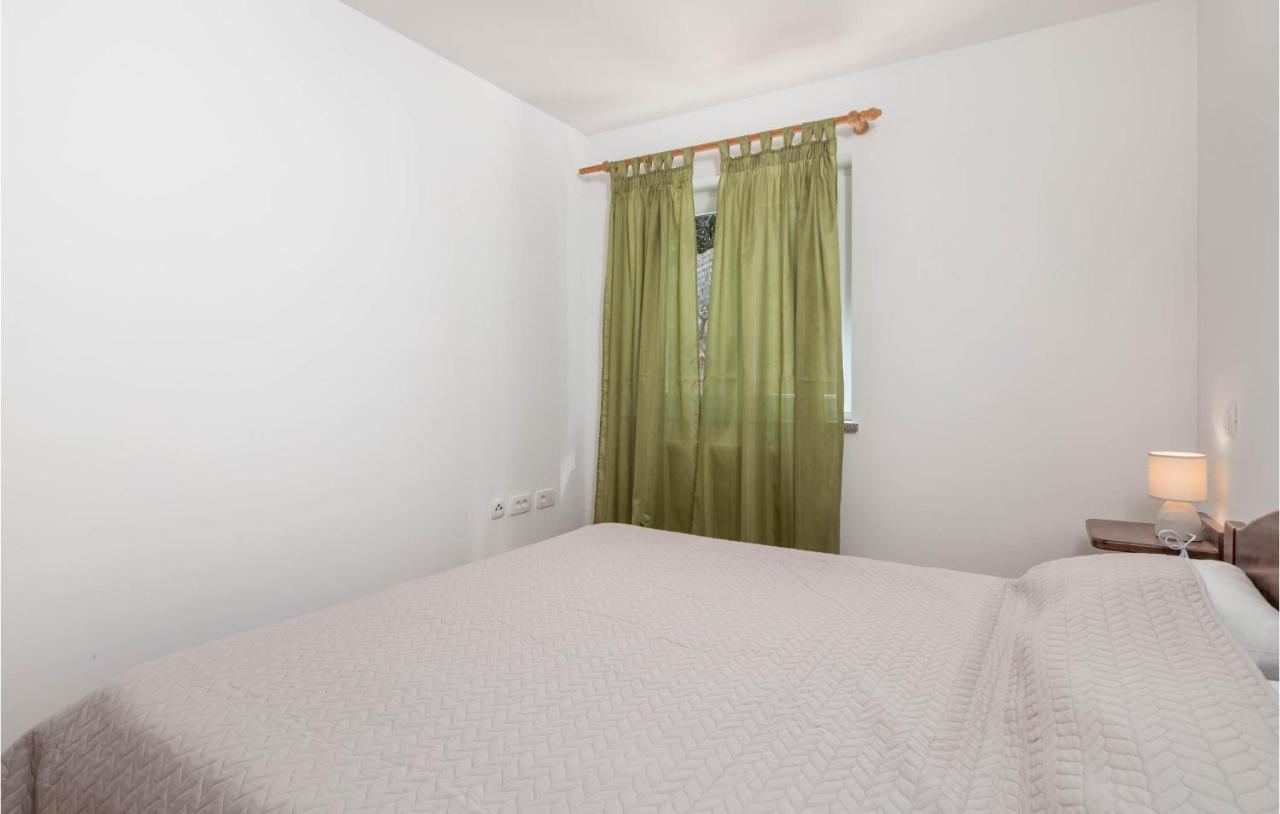 1 Bedroom Cozy Apartment In Ičići 외부 사진