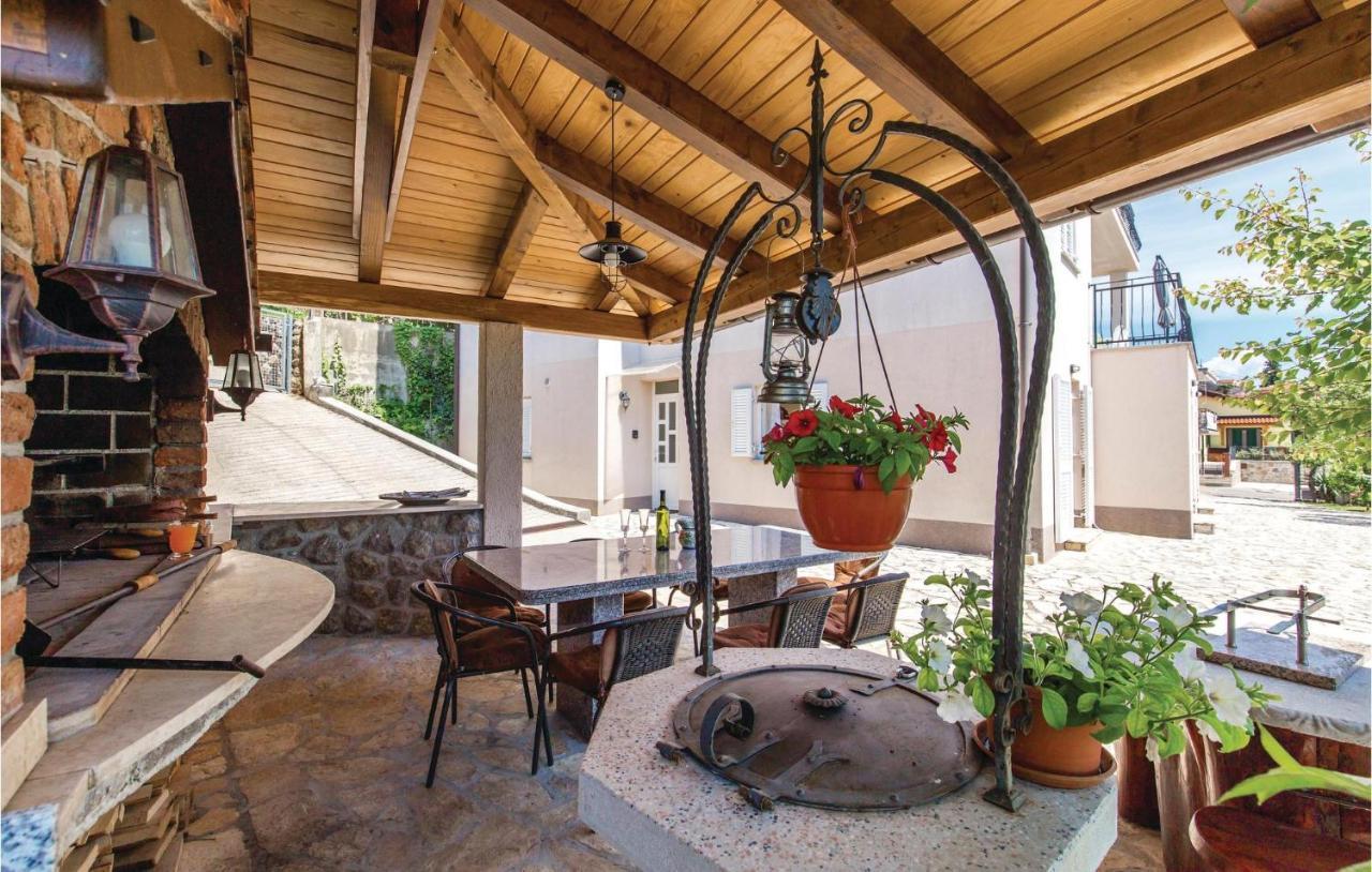 1 Bedroom Cozy Apartment In Ičići 외부 사진