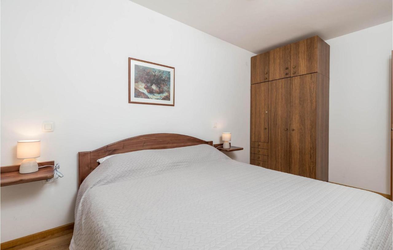 1 Bedroom Cozy Apartment In Ičići 외부 사진